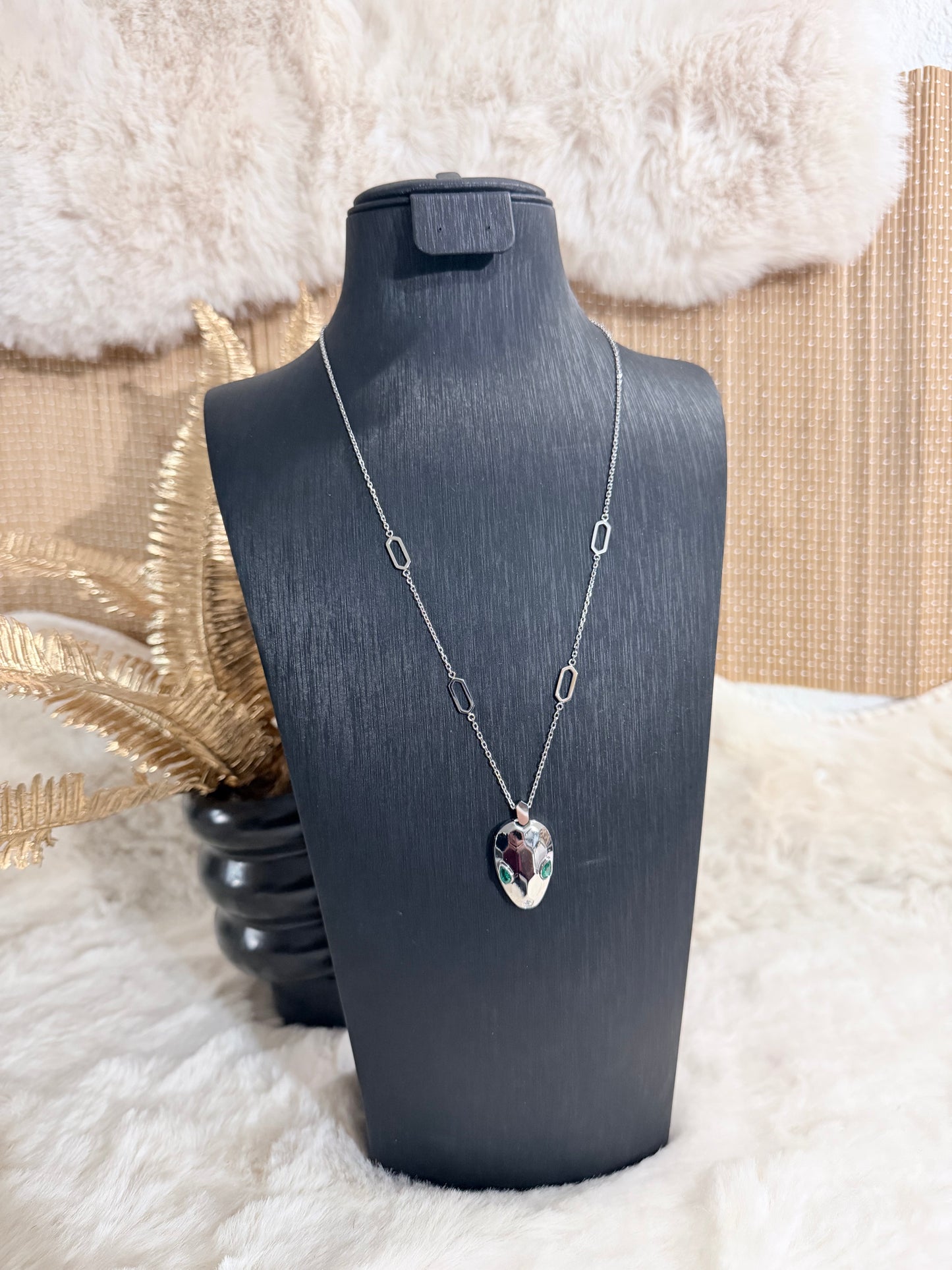 Les Sautoirs designs